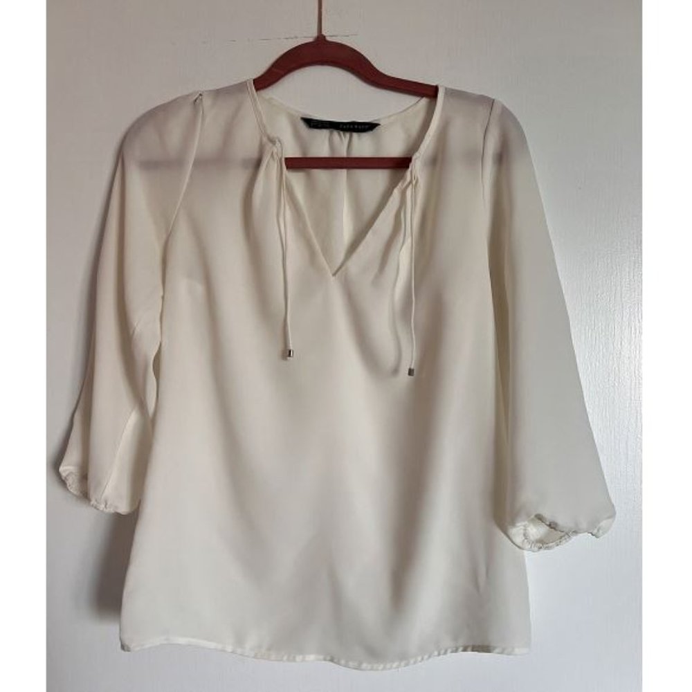 ZARA white blouse. Very Elegant. V-neck. Size small.